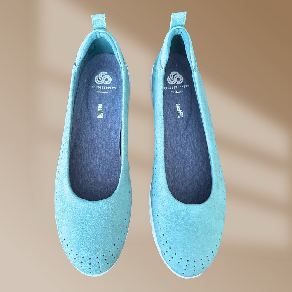 Clarks CloudSteppers Soft Cushioned Sz 9 Wide Aqua Blue New in Box Flats - Picture 2 of 5